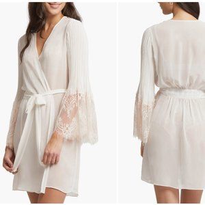 NWT RYA COLLECTION ANNIVERSARY ROBE